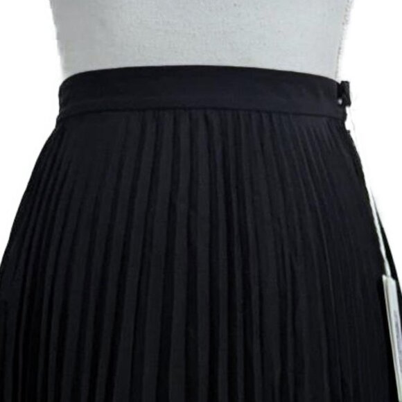 NWT: Valentino 100% Silk Black Skirt with Accordion Pleats - Picture 3 of 11